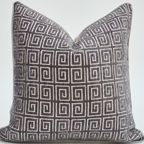Square Maze Patterned Pillow (Ash)